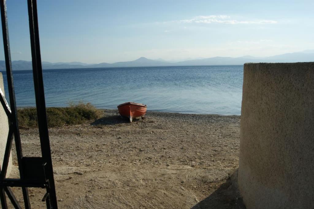 House By The Sea At Skaloma, Loutraki Βίλα Λίμνη Βουλιαγμάνης Εξωτερικό φωτογραφία