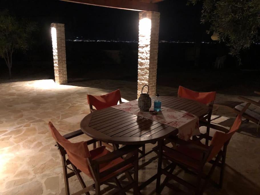 House By The Sea At Skaloma, Loutraki Βίλα Λίμνη Βουλιαγμάνης Εξωτερικό φωτογραφία